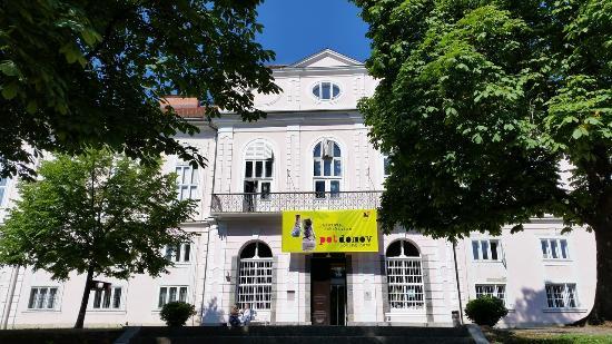 National Museum of Contemporary History